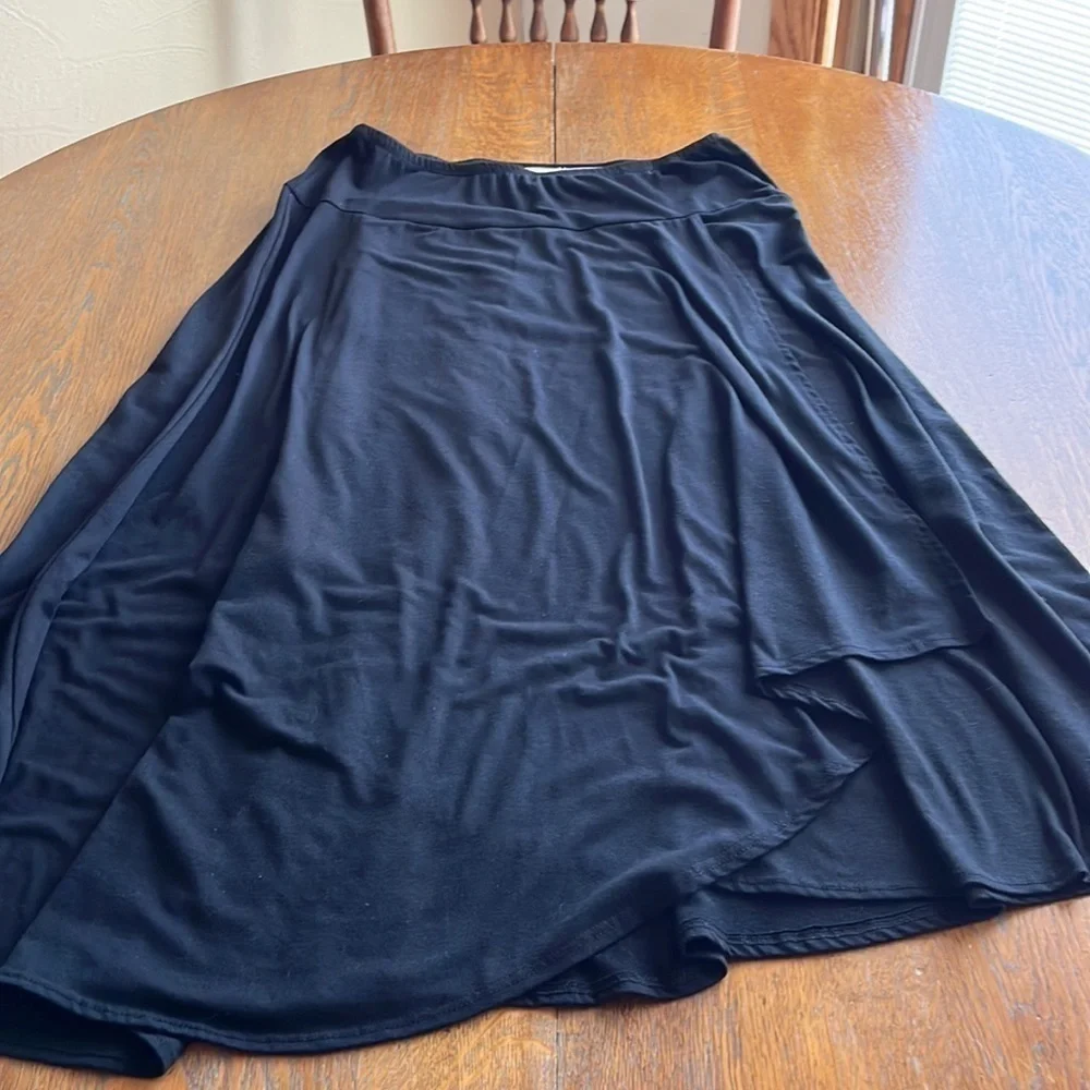 Worthington stretch black mock wrap skirt, polyester rayon spandex, blend size L